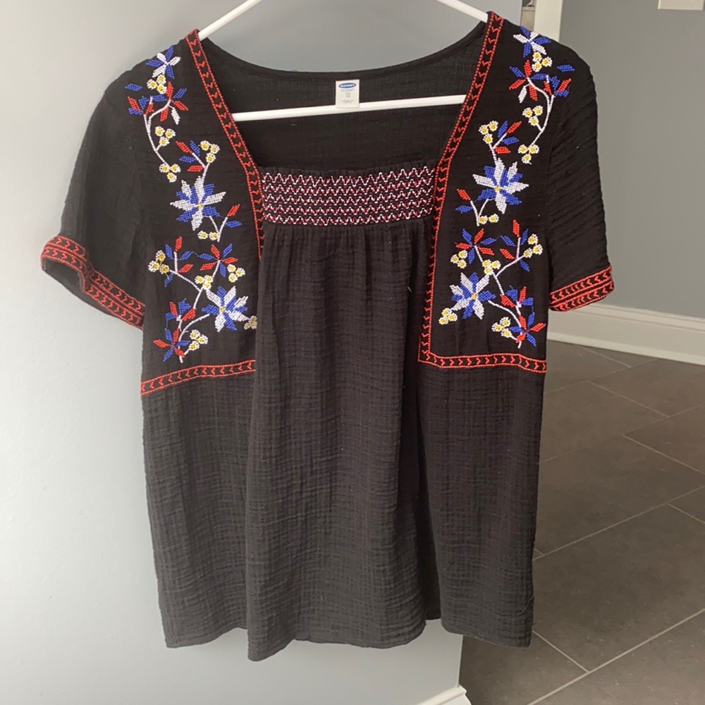 Old navy black embroidered top